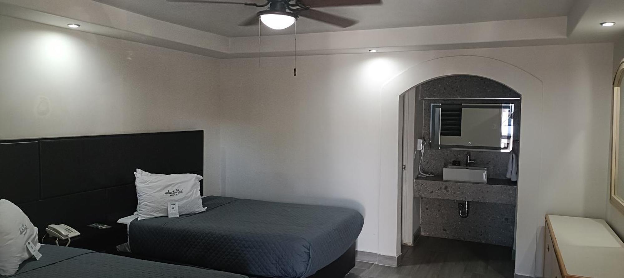 Hotel Siesta Real เม็กซิกาลิ ภายนอก รูปภาพ