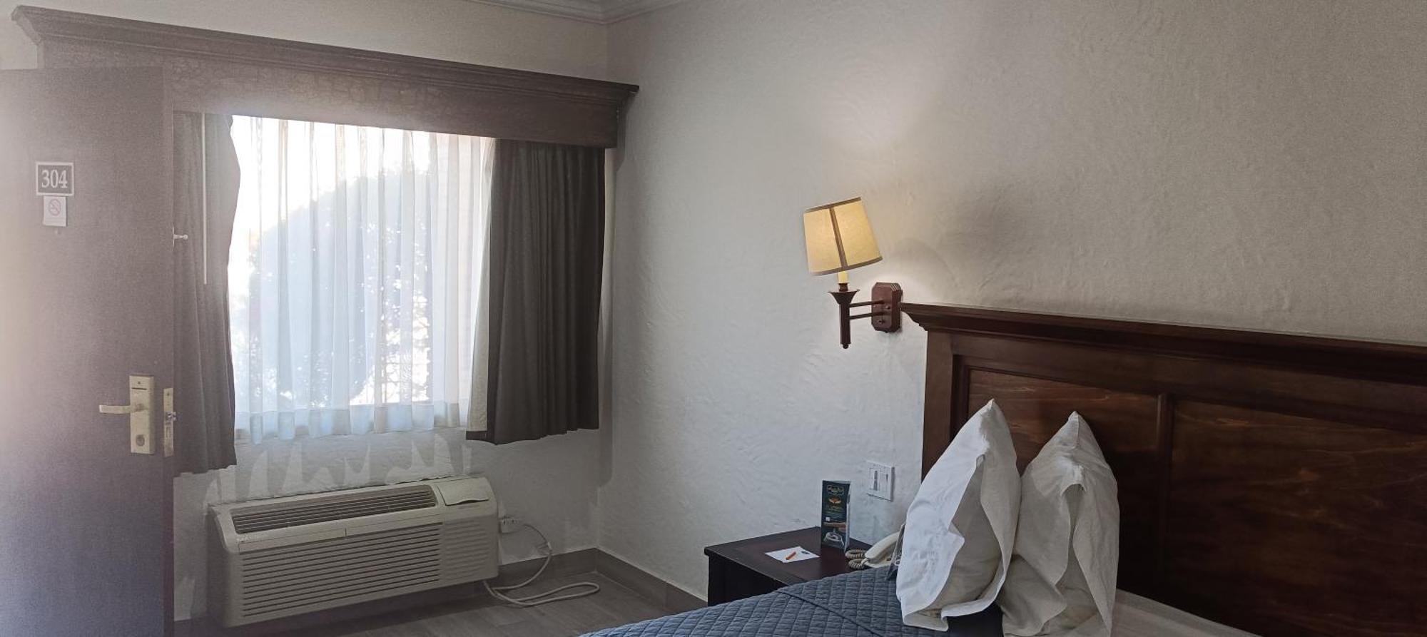 Hotel Siesta Real เม็กซิกาลิ ภายนอก รูปภาพ